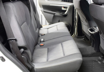 Подержанный автомобиль Toyota Fortuner 2021 года (12 фото)