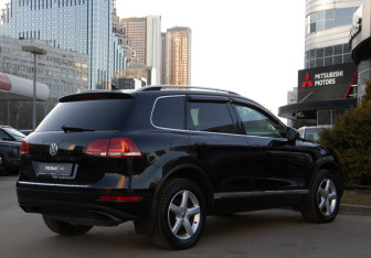 Подержанный автомобиль Volkswagen Touareg 2013 года (4 фото)