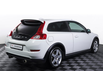 Подержанный автомобиль Volvo C30 2011 года (5 фото)