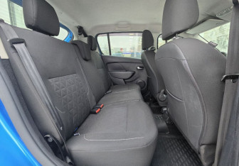 Подержанный автомобиль Renault Sandero 2018 года (11 фото)