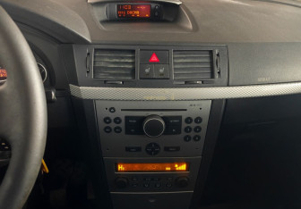 Подержанный автомобиль Opel Meriva 2008 года (14 фото)