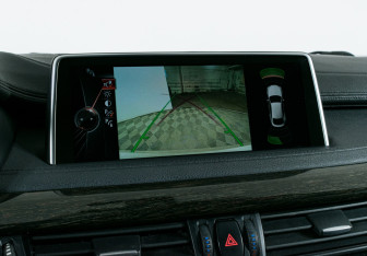 Подержанный автомобиль BMW X6 2015 года (19 фото)