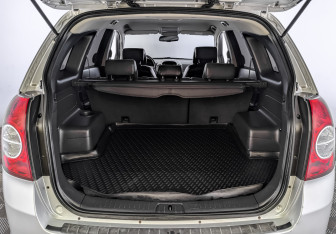 Подержанный автомобиль Chevrolet Captiva 2011 года (10 фото)