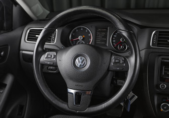 Подержанный автомобиль Volkswagen Jetta Sedan 2012 года (11 фото)