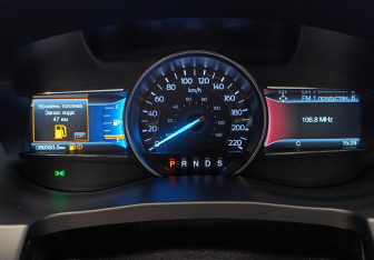 Подержанный автомобиль Ford Explorer 2018 года (26 фото)