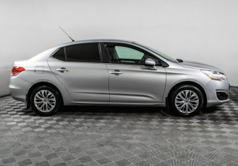 Подержанный автомобиль Citroen C4 Sedan 2013 года (4 фото)