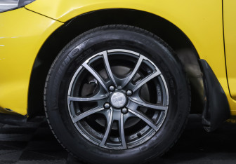 Подержанный автомобиль Honda Jazz 2006 года (21 фото)