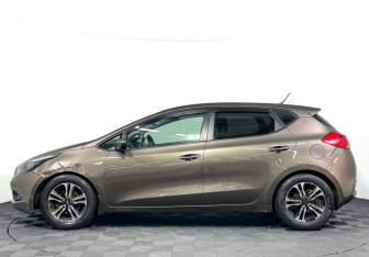 Подержанный автомобиль Kia Ceed Hatchback 2012 года (8 фото)