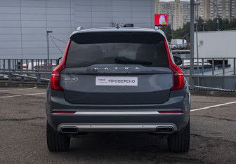 Подержанный автомобиль Volvo XC90 2019 года (7 фото)