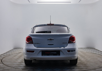 Подержанный автомобиль Chevrolet Cruze Hatchback 2013 года (4 фото)