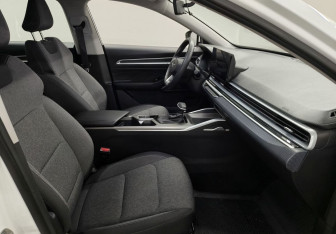 Подержанный автомобиль Geely Emgrand 2024 года (9 фото)