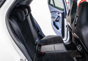 Подержанный автомобиль BMW X2 2024 года (19 фото)