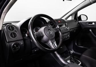 Подержанный автомобиль Volkswagen Golf Plus 2011 года (13 фото)