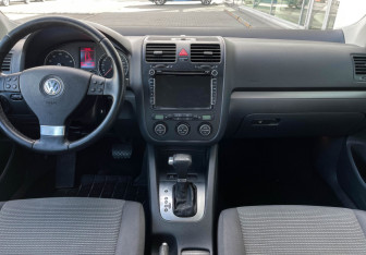 Подержанный автомобиль Volkswagen Jetta Sedan 2008 года (12 фото)