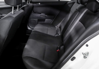 Подержанный автомобиль Mitsubishi Lancer Sedan 2008 года (10 фото)