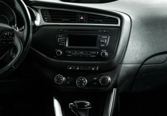 Подержанный автомобиль Kia Ceed Wagon 2015 года (10 фото)