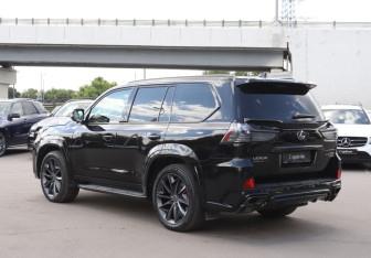 Подержанный автомобиль Lexus LX 2019 года (7 фото)