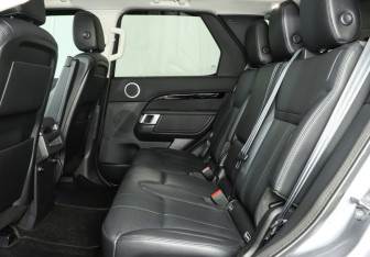 Подержанный автомобиль Land Rover Discovery 2019 года (10 фото)