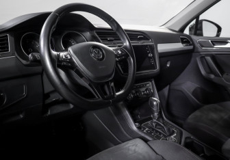 Подержанный автомобиль Volkswagen Tiguan 2018 года (14 фото)