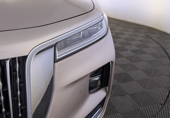 Подержанный автомобиль Hongqi H9 2023 года (11 фото)