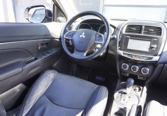 Подержанный автомобиль Mitsubishi ASX 2014 года (13 фото)