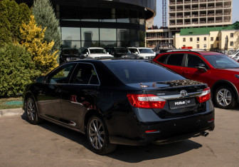 Подержанный автомобиль Toyota Camry Sedan 2013 года (5 фото)