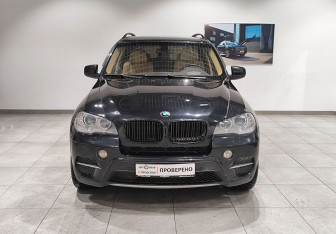 Подержанный автомобиль BMW X5 2011 года (2 фото)