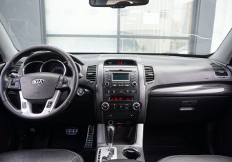Подержанный автомобиль Kia Sorento 2011 года (12 фото)
