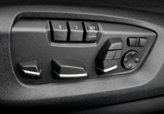 Подержанный автомобиль BMW X5 2017 года (21 фото)