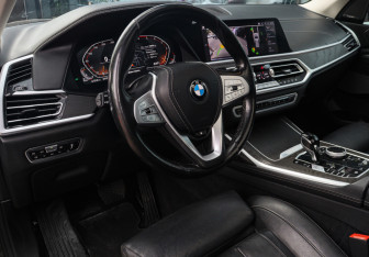 Подержанный автомобиль BMW X7 2020 года (21 фото)
