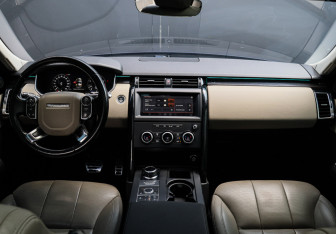 Подержанный автомобиль Land Rover Discovery 2018 года (11 фото)