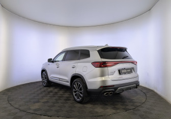 Подержанный автомобиль Chery Tiggo 8 Pro Max 2025 года (7 фото)