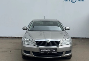 Подержанный автомобиль Skoda Octavia Liftback 2011 года (2 фото)