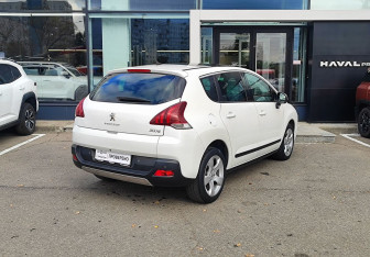 Подержанный автомобиль Peugeot 3008 2014 года (5 фото)
