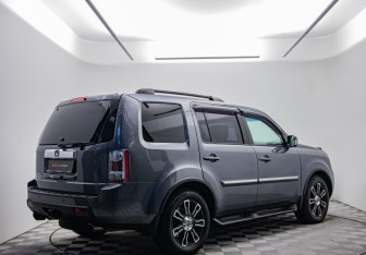 Подержанный автомобиль Honda Pilot 2011 года (5 фото)