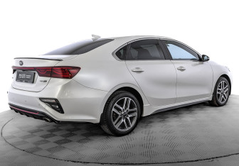 Подержанный автомобиль Kia Cerato Sedan 2020 года (5 фото)