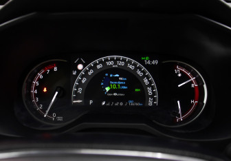 Подержанный автомобиль Toyota RAV4 2020 года (13 фото)