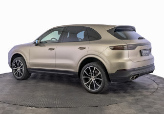 Подержанный автомобиль Porsche Cayenne 2018 года (7 фото)