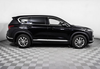 Подержанный автомобиль Hyundai Santa Fe 2022 года (4 фото)
