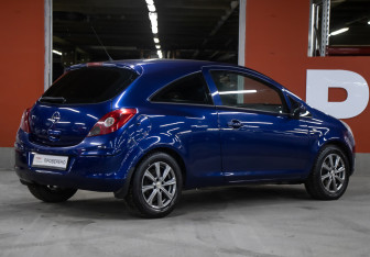 Подержанный автомобиль Opel Corsa 2008 года (5 фото)