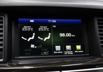 Подержанный автомобиль Genesis G80 2019 года (18 фото)