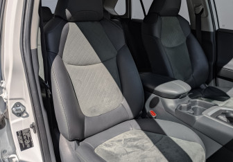 Подержанный автомобиль Toyota RAV4 2024 года (24 фото)