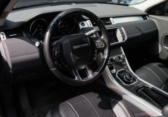 Подержанный автомобиль Land Rover Range Rover Evoque 2017 года (13 фото)