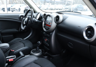 Подержанный автомобиль MINI Countryman 2011 года (9 фото)