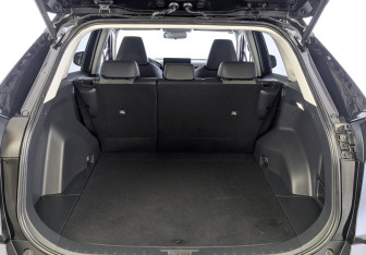 Подержанный автомобиль Toyota RAV4 2024 года (10 фото)