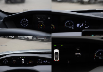 Подержанный автомобиль Changan UNI-V 2023 года (10 фото)