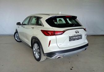 Подержанный автомобиль Infiniti QX50 2021 года (6 фото)