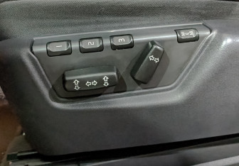 Подержанный автомобиль Volvo XC90 2012 года (25 фото)