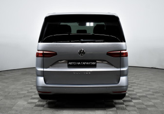 Подержанный автомобиль Volkswagen Multivan 2022 года (4 фото)