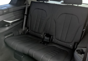 Подержанный автомобиль BMW X7 2020 года (26 фото)